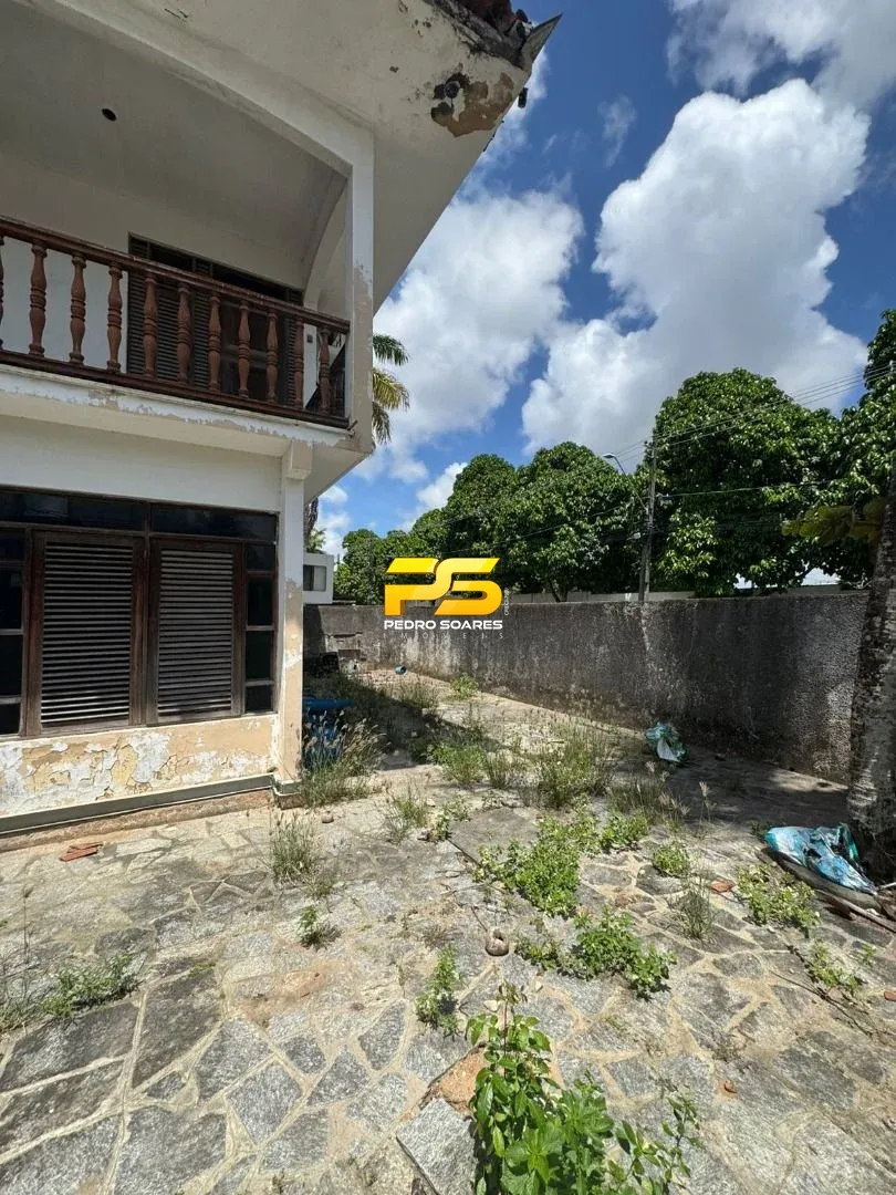 Unfurnished house for rent with 12 bedrooms and 5 baths — photo 12