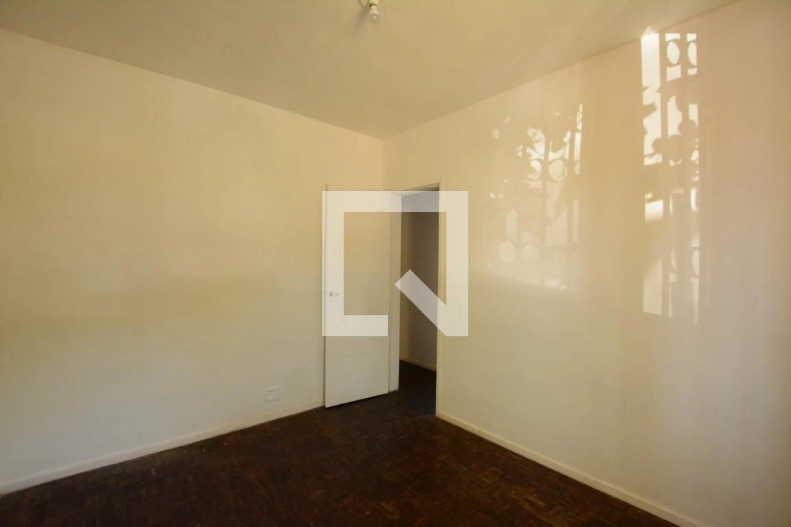 3-bedroom apartment with a private BBQ area — photo 21