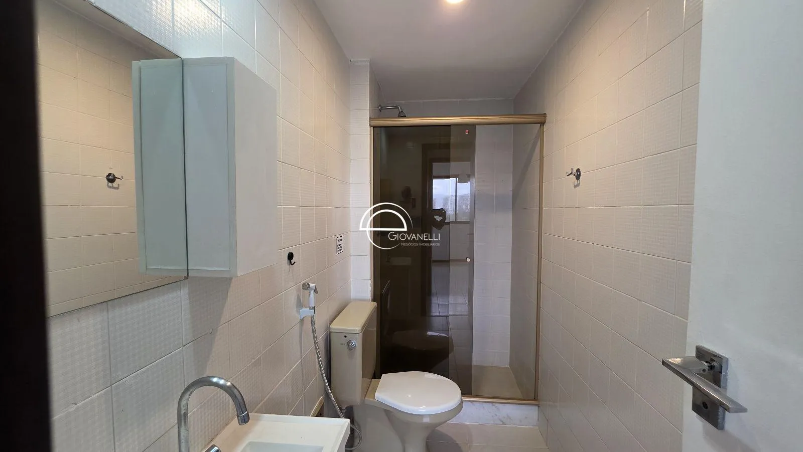 92 m² apartment with a water view and a washing machine — photo 13