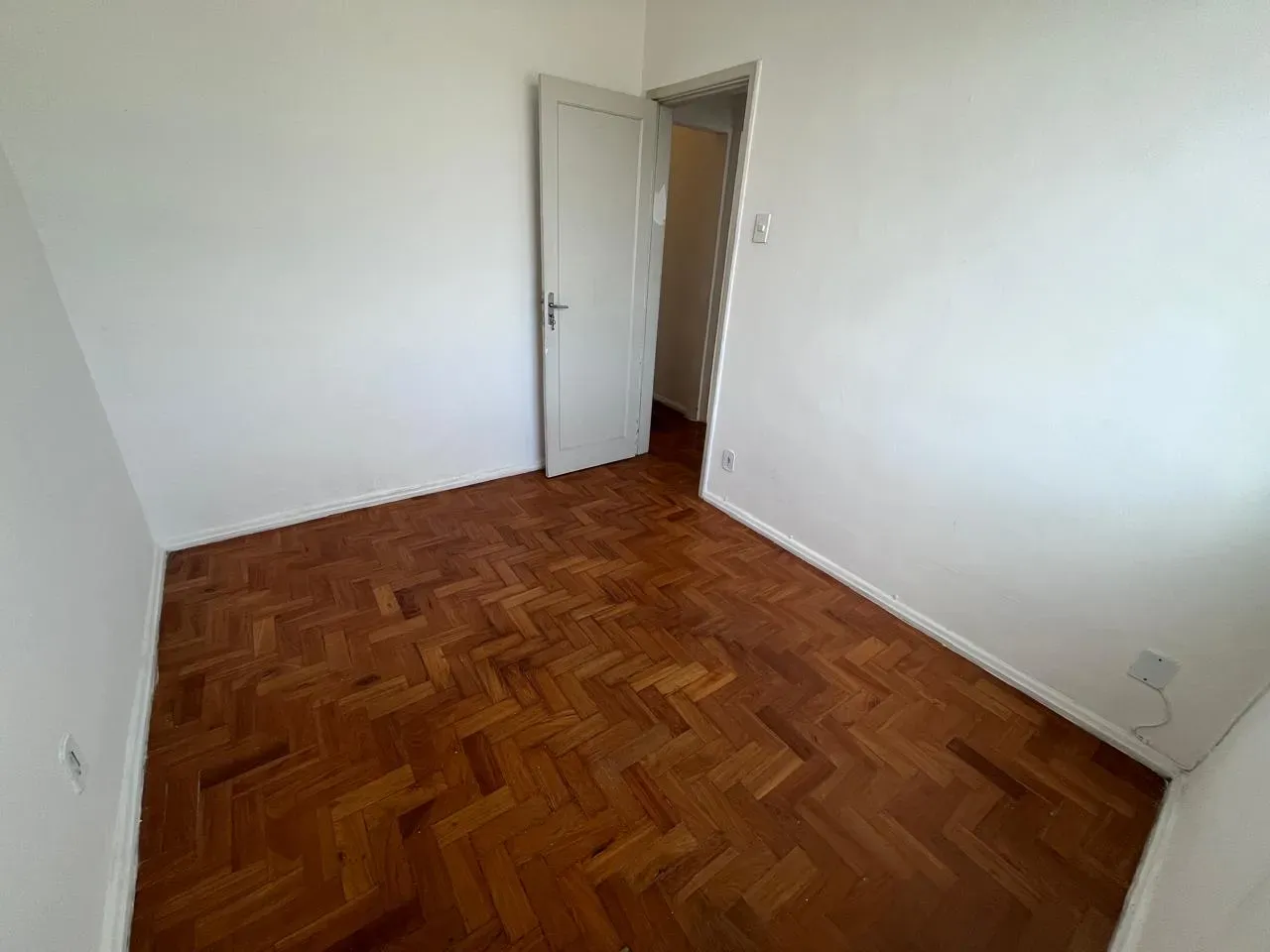 Wood or laminate floors in a 2-bedroom apartment, 60 m² — photo 14