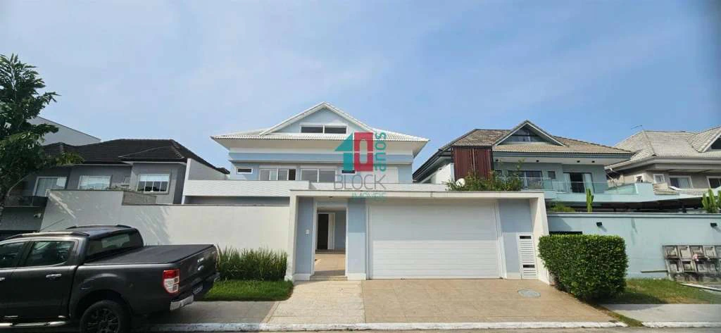 House with 4 bedrooms, 3 en-suites, 11 bathrooms and 2 parking — photo 9