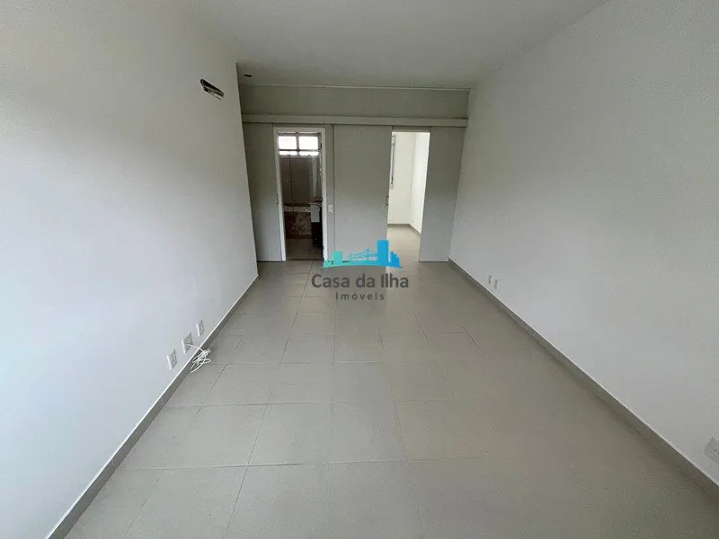 Квартира з 3 спальнями з власною ванною і 216 м² — photo 23