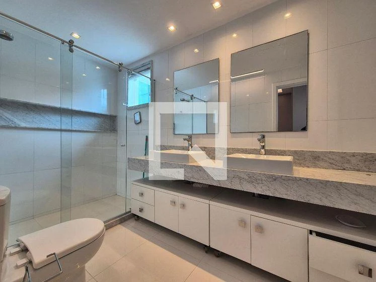 5-bedroom house with a bathtub in Rio de Janeiro — photo 26