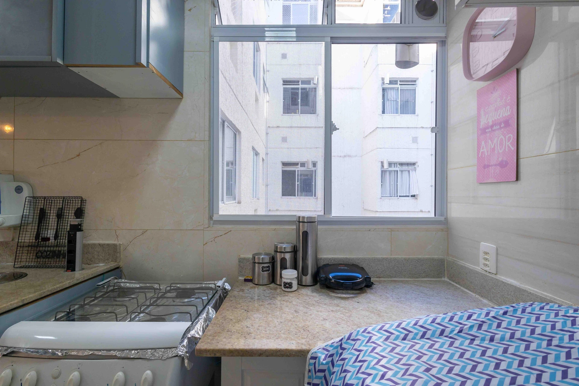 Furnished 2-bedroom apartment with 1 parking space — photo 21