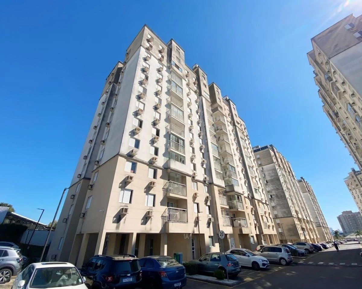 Квартира 56 м² із заскленим балконом та робочим місцем — photo 18