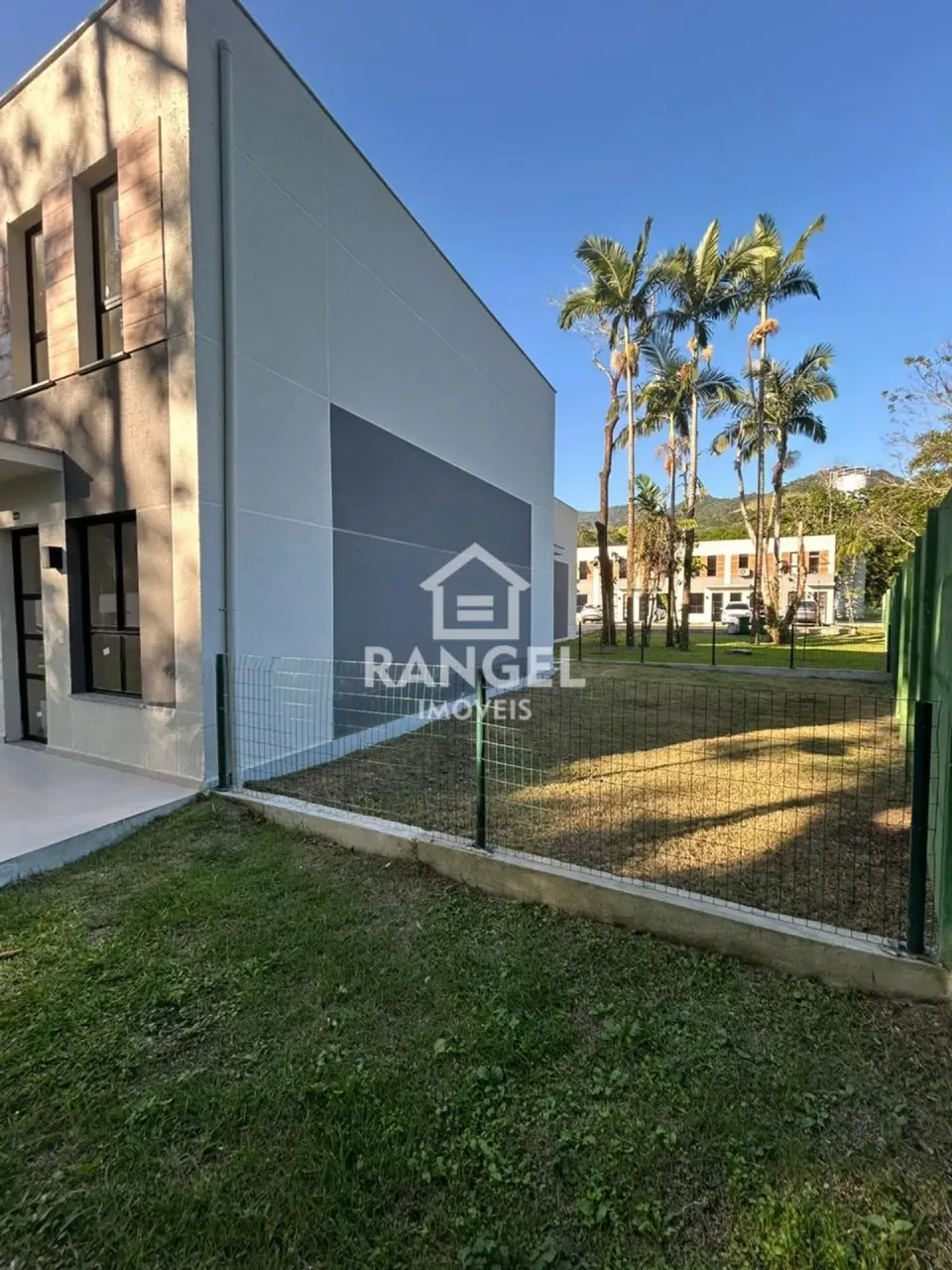 Casa com 2 quartos e varanda em condomínio com lazer — photo 17