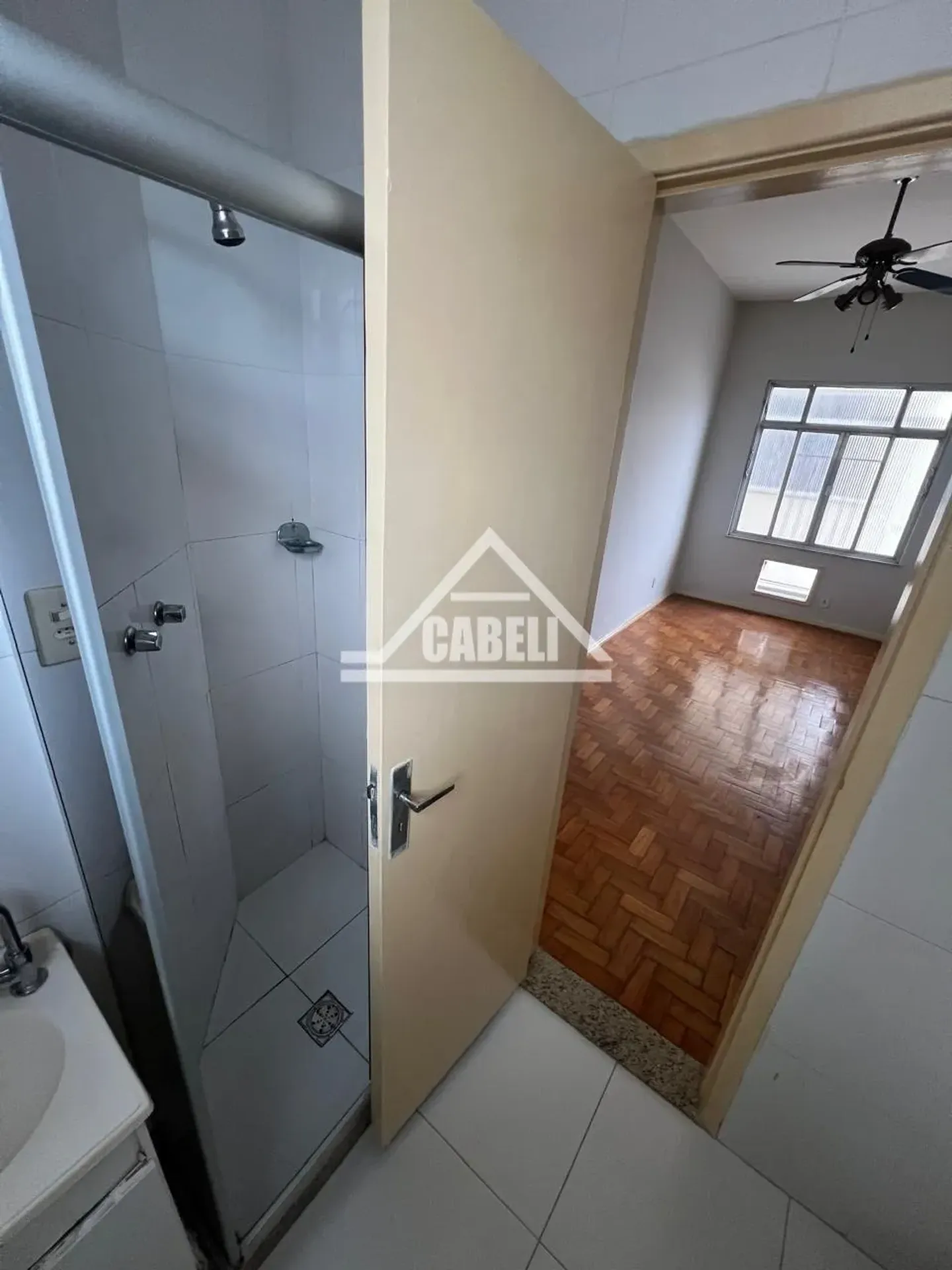Apartment on the 5th floor with wood or laminate floors — photo 11