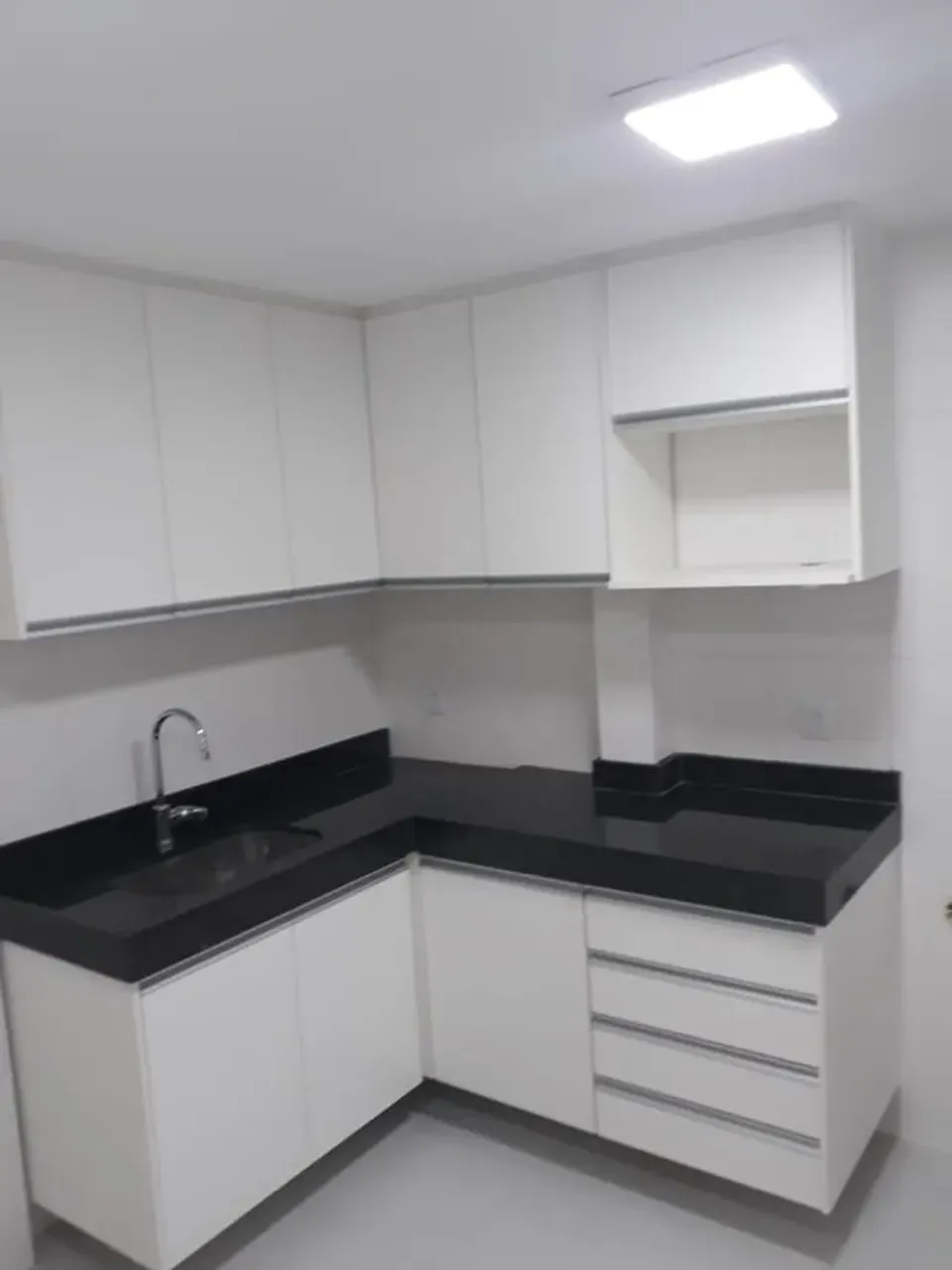 Apartamento com 2 quartos, cozinha fechada e 1 vaga — photo 3