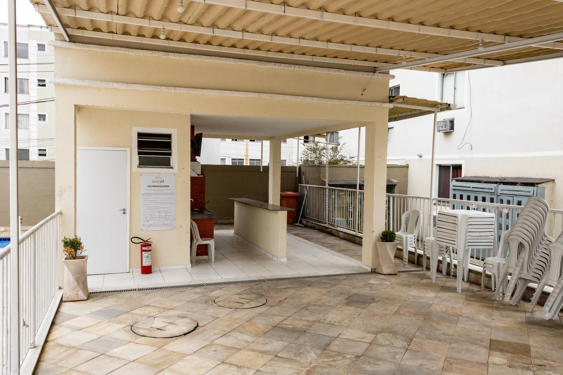 Apartamento de 2 quartos em condomínio com piscina — photo 39