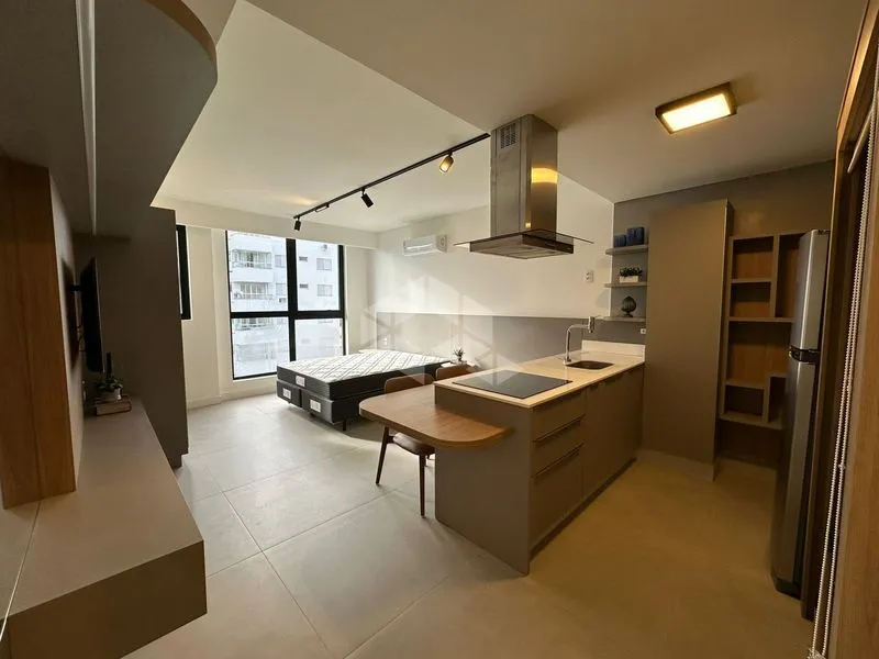 Furnished 33 m² studio with 1 bedroom and 1 bathroom — photo 2