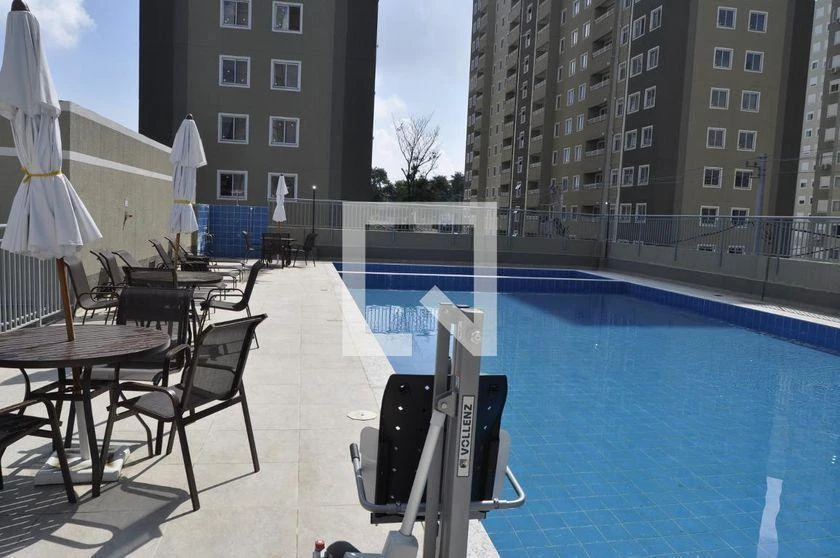 2-bedroom apartment in a building with a gym — photo 9