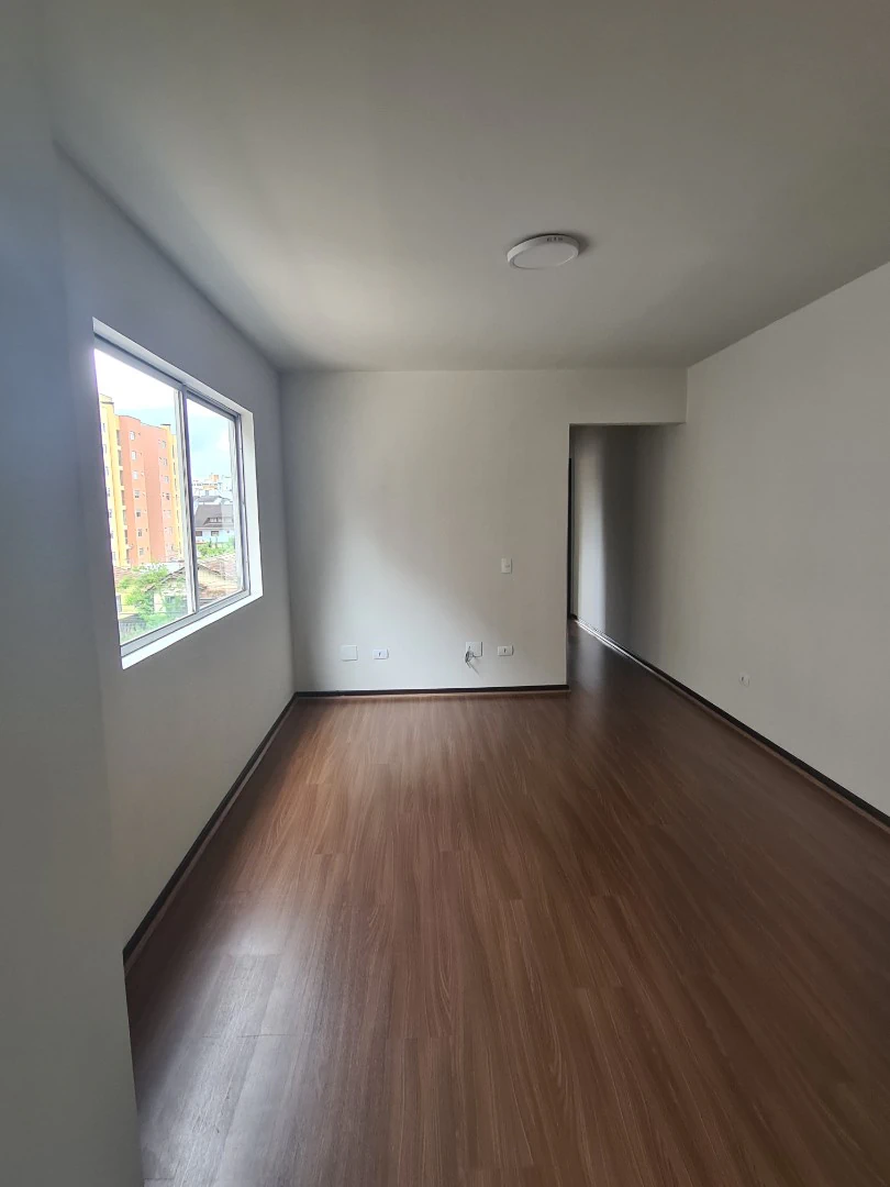 Apartment, 49 m², with wood or laminate floors — photo 5