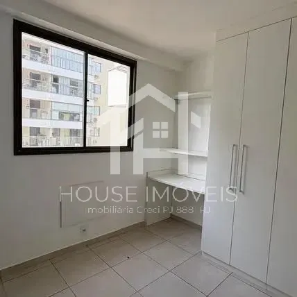 2-bedroom apartment in a building with a tennis court — photo 10