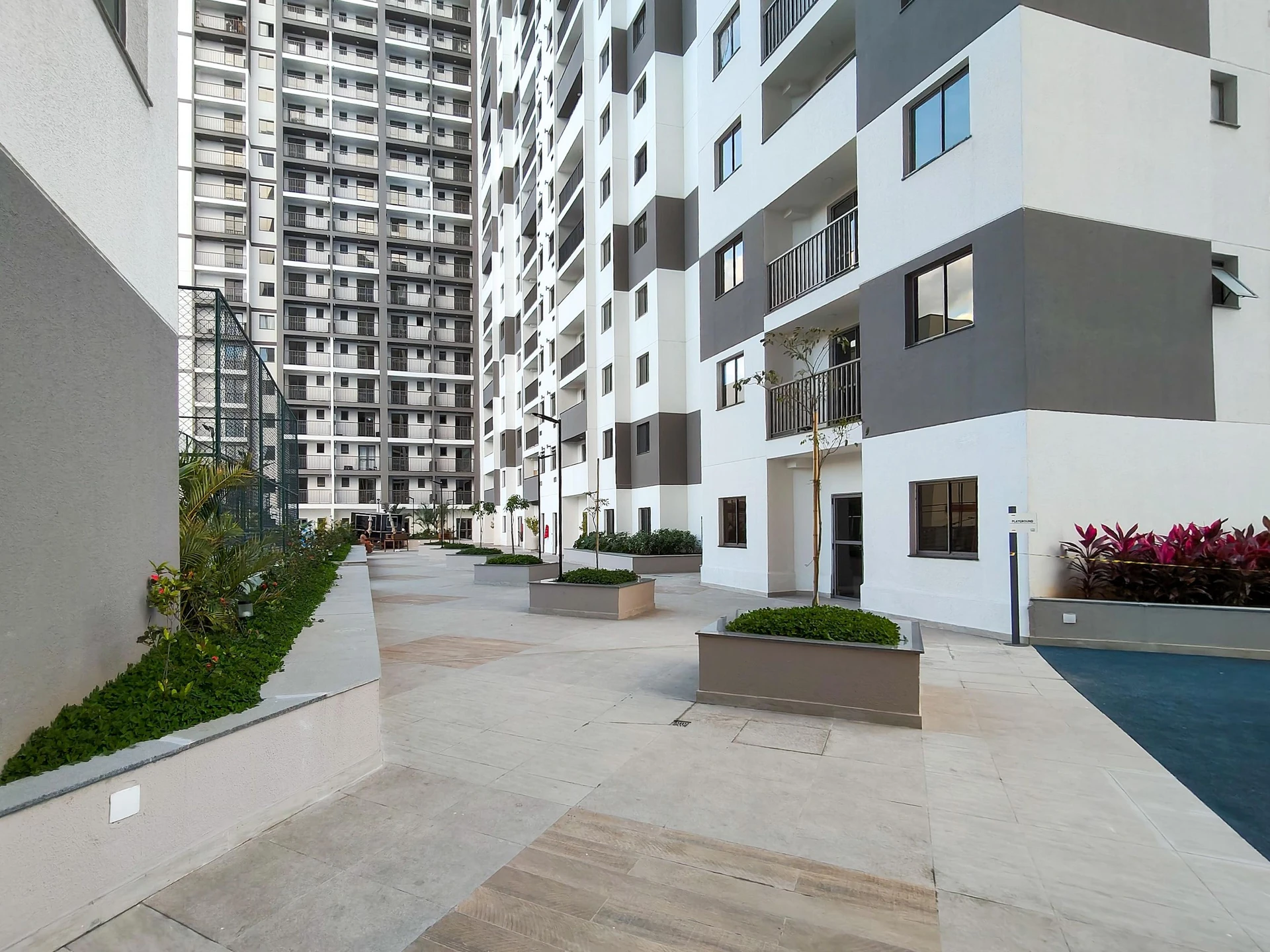 Apartamento com 2 quartos e varanda de vidro fechada — photo 33