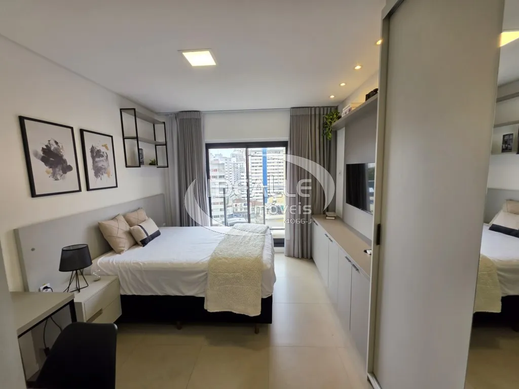 One-bedroom apartment with a dryer — photo 3