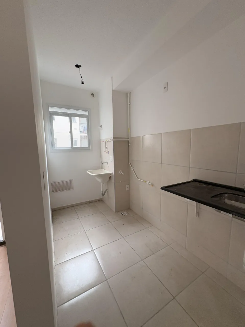 Unfurnished 1-bedroom apartment with 1 bathroom and parking — photo 12