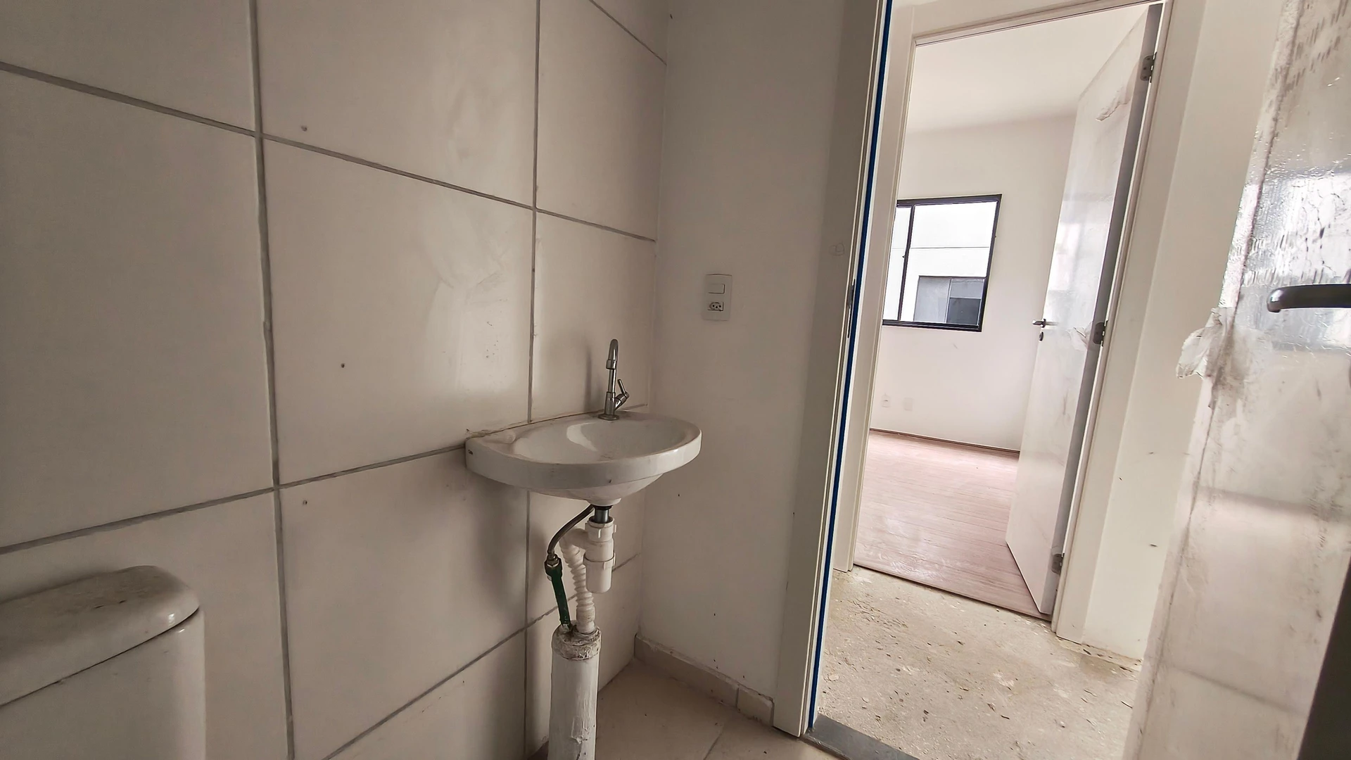 2-bedroom apartment in a building with a gym — photo 25