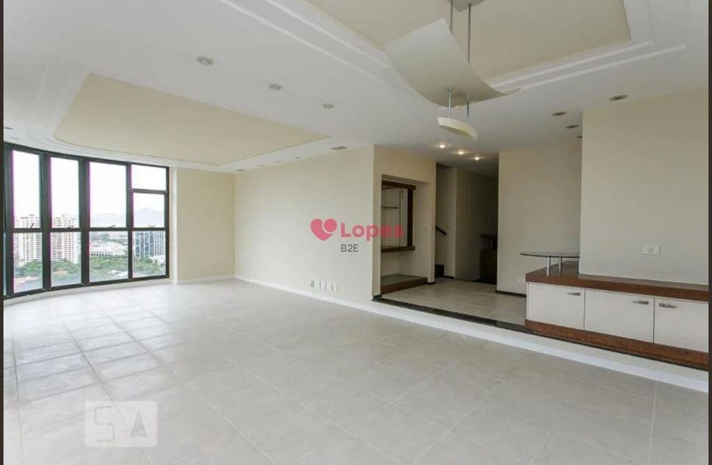 Duplex penthouse with 3 en-suite bedrooms and glass balcony — photo 32
