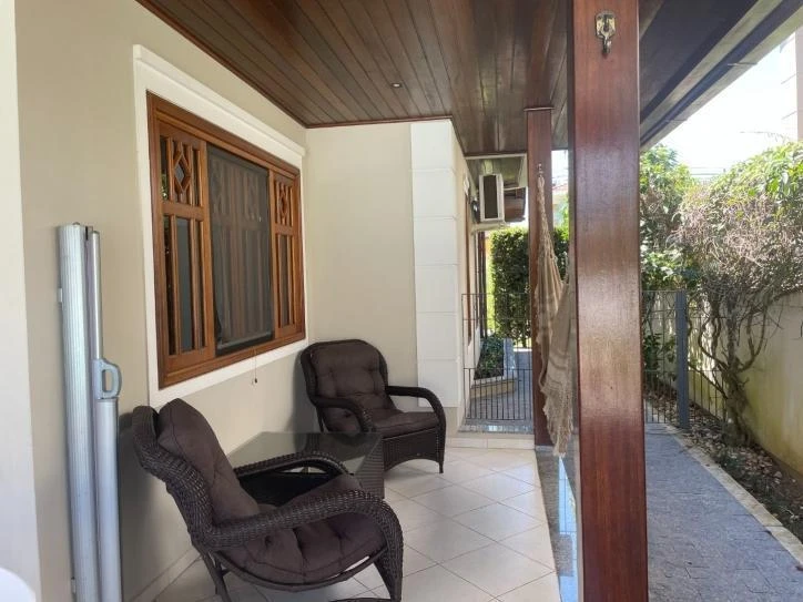 Casa de 5 dormitorios con balcón gourmet — photo 11