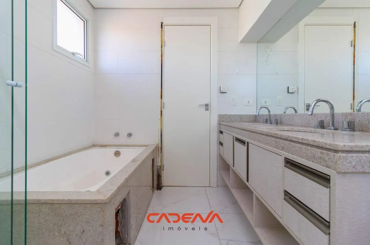 Dúplex con 3 suites y cocina cerrada con cocina a gas — photo 11