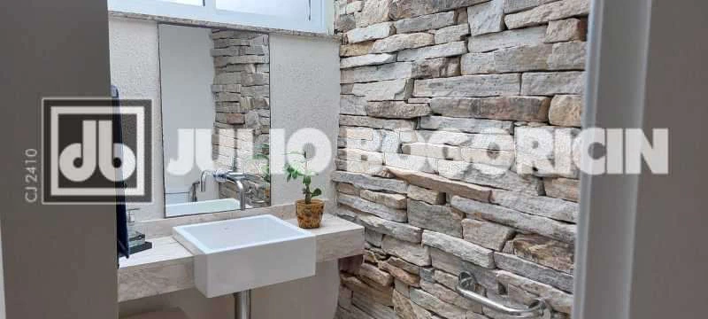 Furnished 324 m² house with 5 bedrooms and 6 bathrooms — photo 22