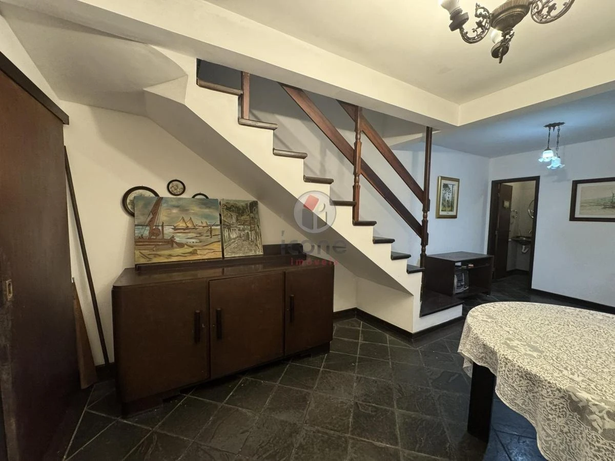 3-bedroom house with a bathtub in Curitiba — photo 2