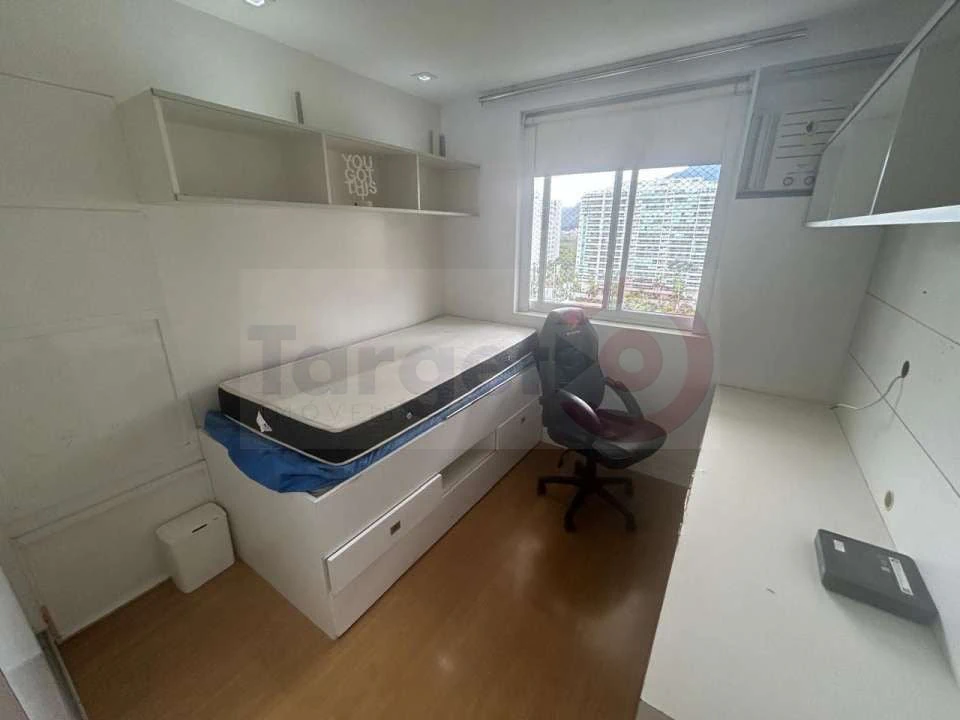 Home office in a 3-bedroom apartment, 124 m² — photo 15