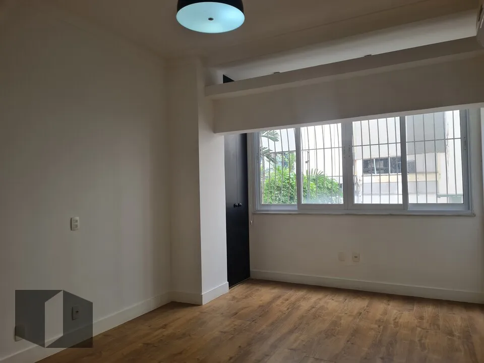 3-bedroom apartment with floor-to-ceiling windows — photo 33