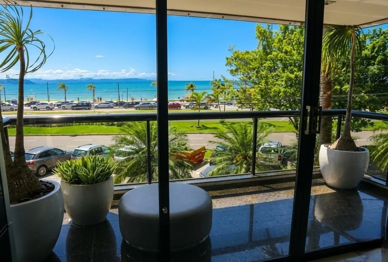 Furnished apartment with 4 bedrooms and 327 m² plus balcony
