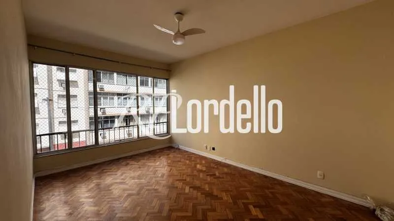 Apartment, 122 m², with wood or laminate floors — photo 14
