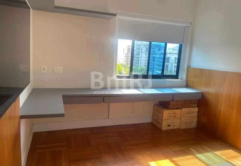 Furnished 190 m² apartment with 4 bedrooms and 4 parking — photo 28