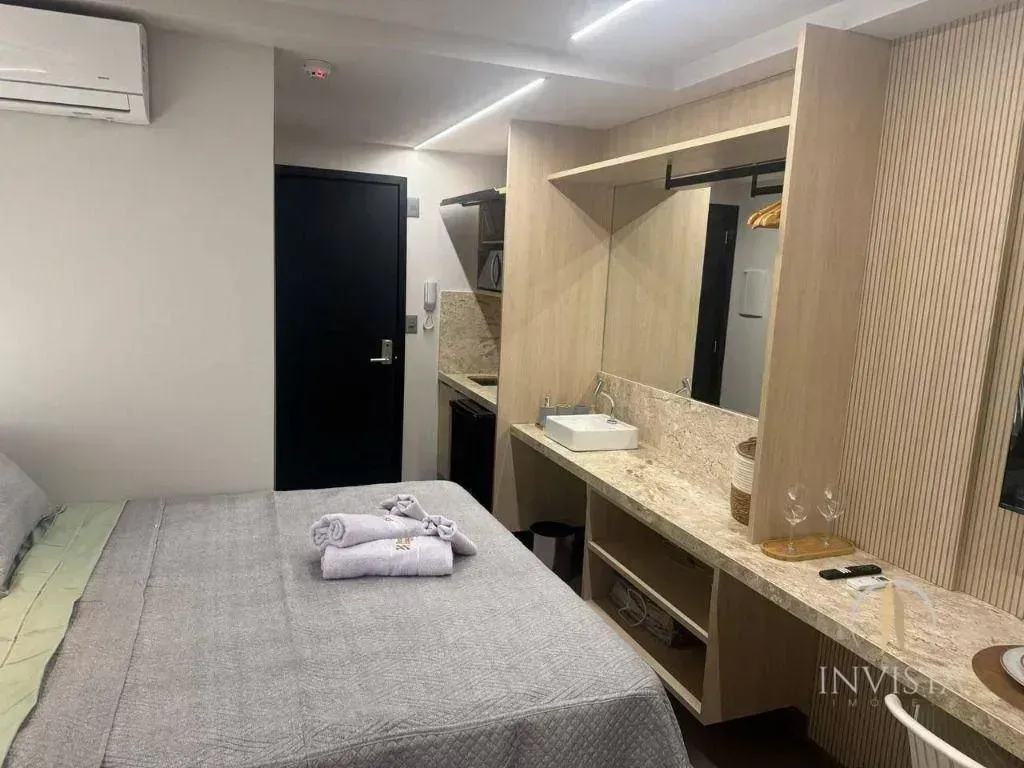 1-bedroom apartment with en-suite and 1 parking space — photo 6