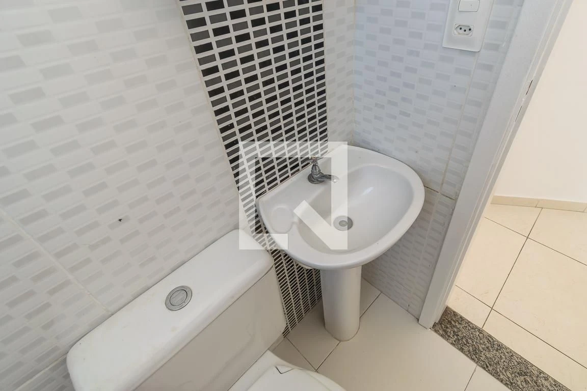 Apartment with 2 bedrooms and a gas stove — photo 23