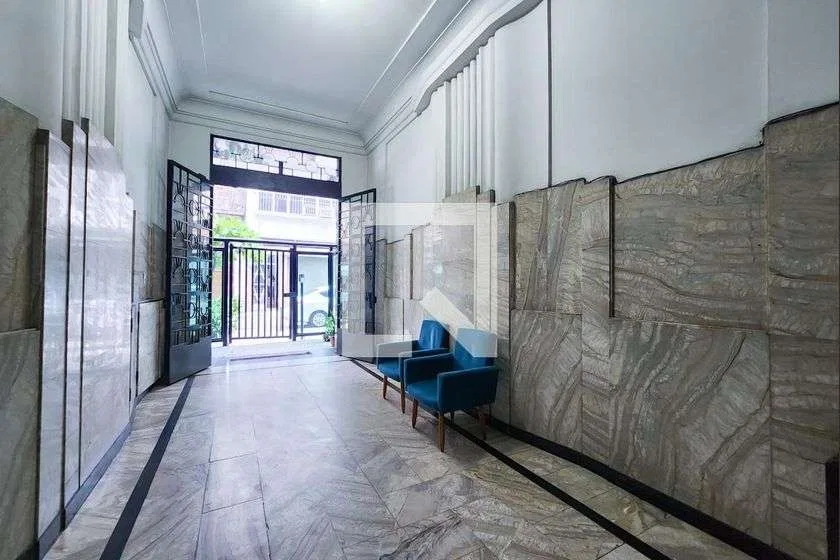 Furnished studio, 38 m², with a home office — photo 13