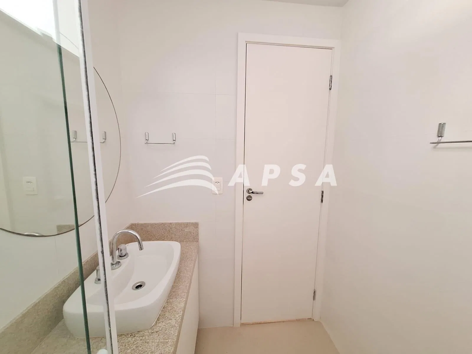 100 m² apartment with 3 bedrooms and an en-suite — photo 13