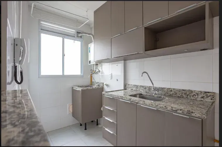 Furnished 2-bedroom apartment with 1 bathroom — photo 3