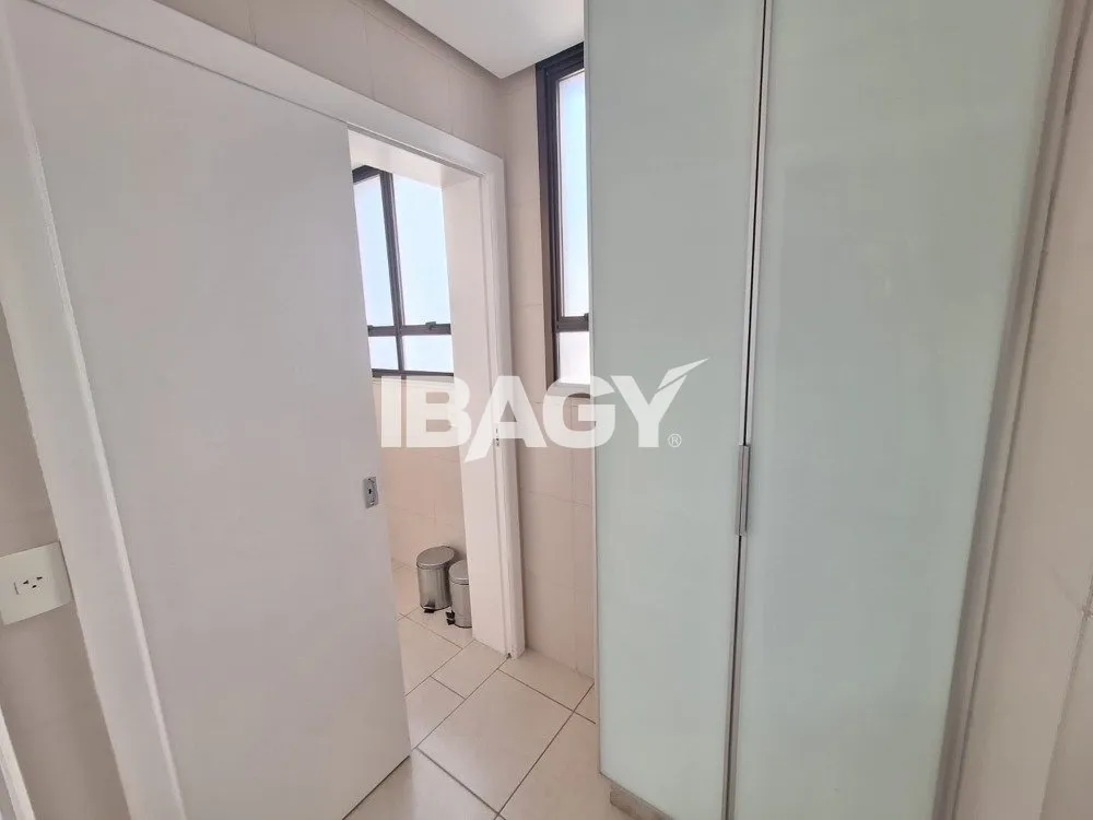 Furnished apartment with 2 en-suite bedrooms and 2 parking — photo 32