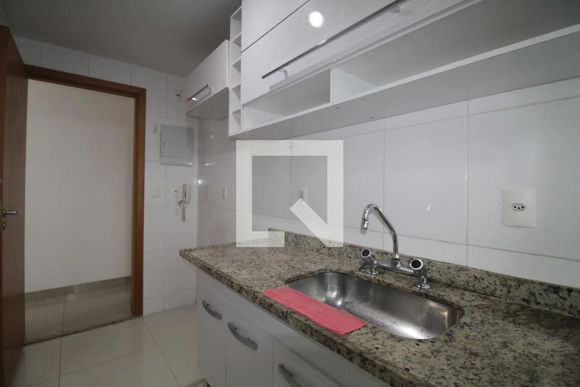 Apartamento sem mobília com varanda e 3 quartos — photo 32