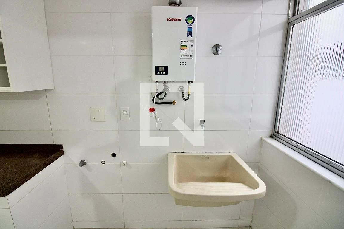 3-bedroom apartment, 1 with its own bathroom, 200 m² — photo 44