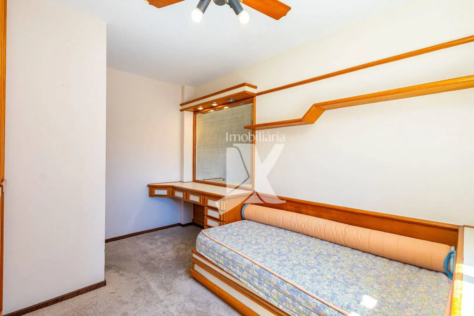 Furnished 3-bedroom apartment with balcony — photo 26