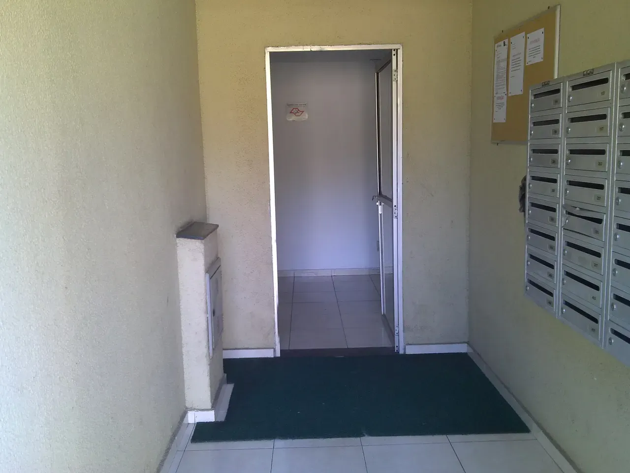 Unfurnished apartment with 2 bedrooms and 1 bathroom — photo 5