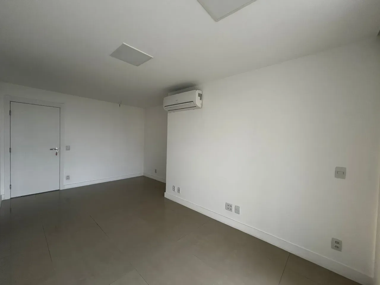 Apartamento de 2 quartos com varanda e cozinha separada — photo 3