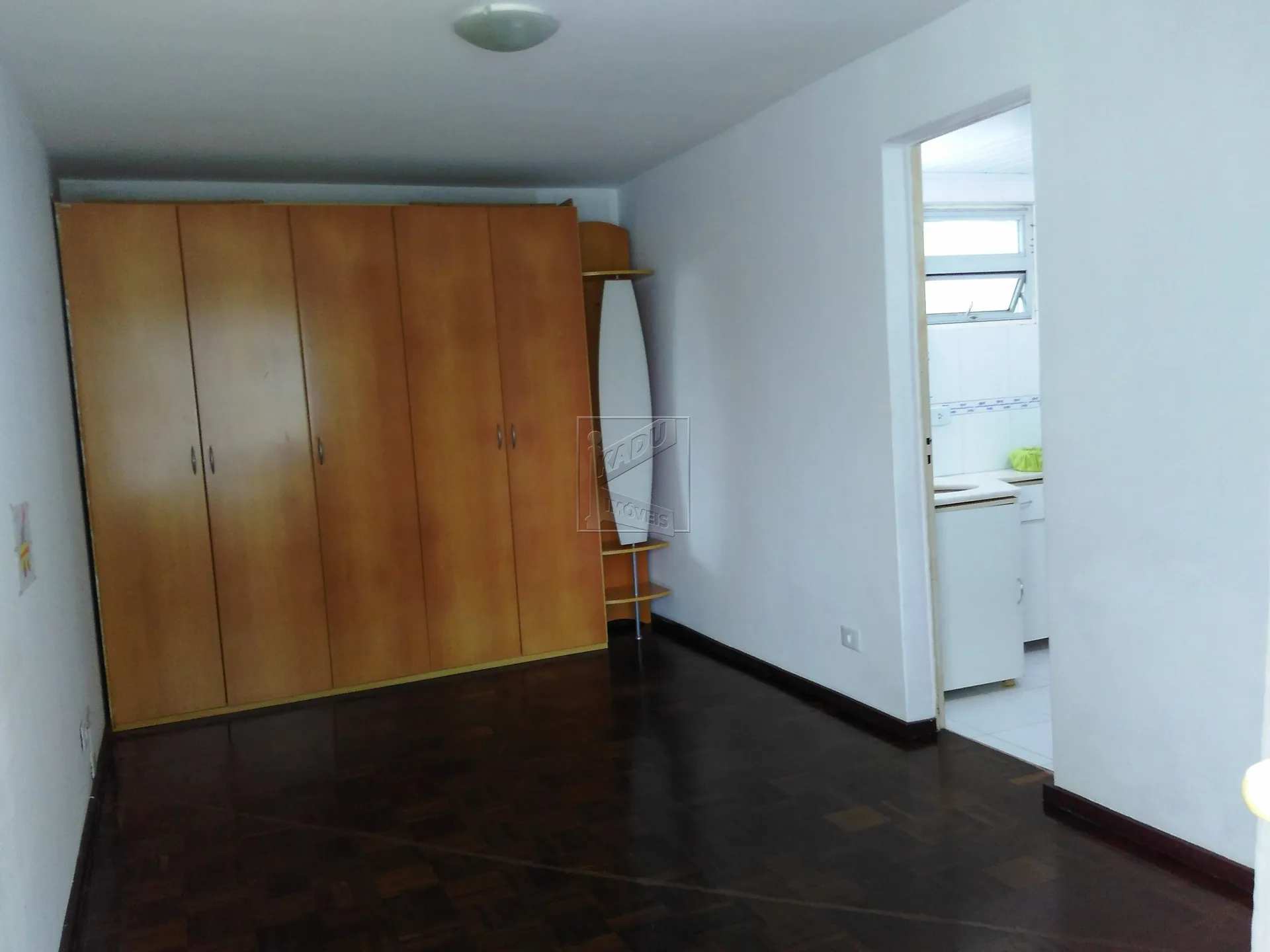 3-bedroom apartment with wood or laminate floors in Curitiba — photo 12
