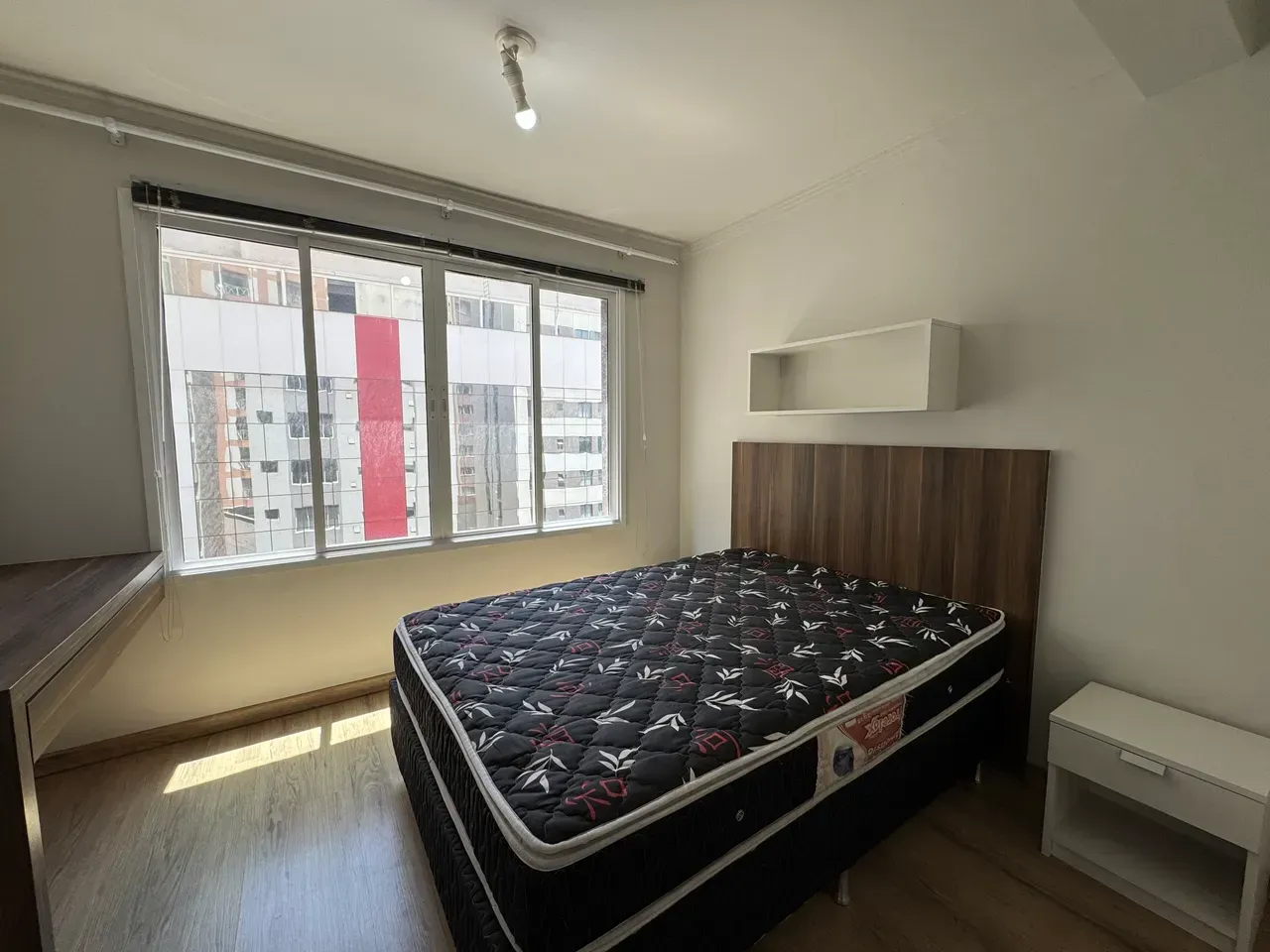 1-bedroom apartment with open kitchen and gas stove — photo 3