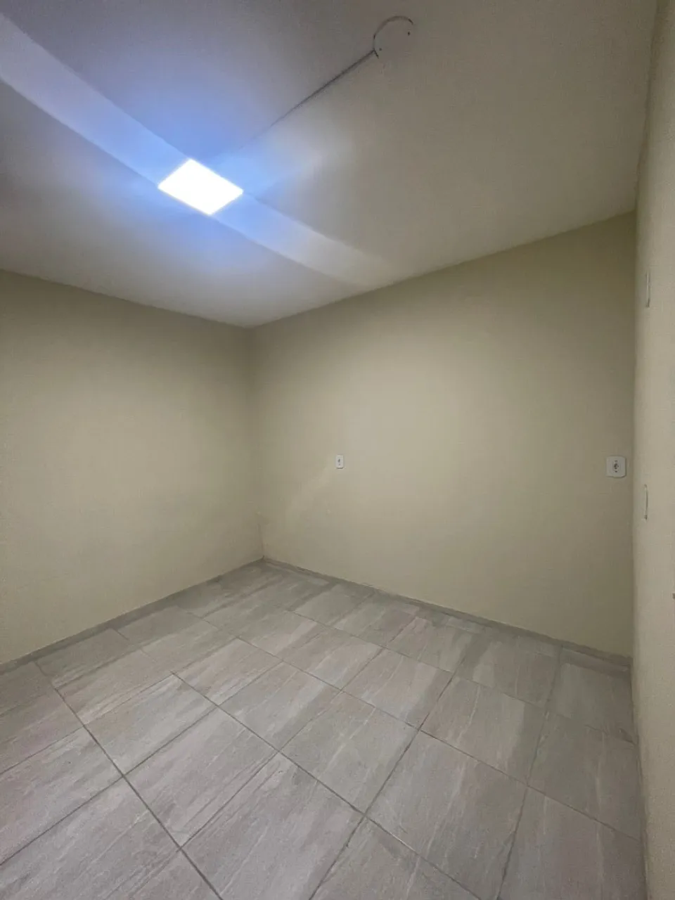 Unfurnished apartment with 2 bedrooms and 3 bathrooms — photo 14