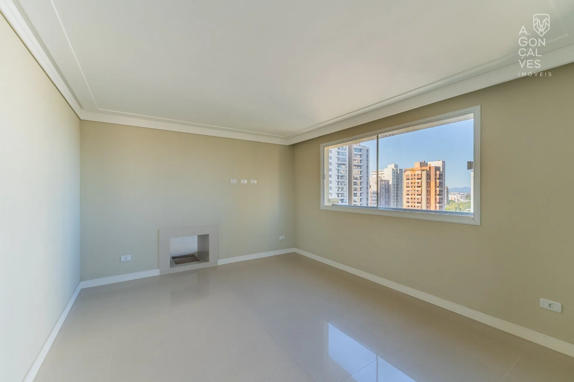 4-bedroom apartment with balcony and 3 parking spaces — photo 9