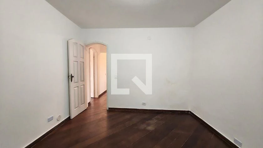 Сад и 4 спальни: дом 250 м² — photo 25