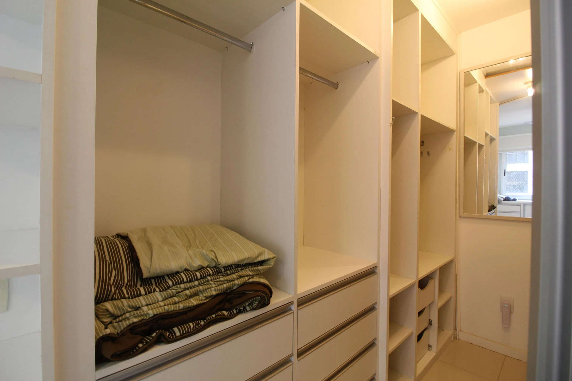 Furnished 3-bedroom apartment with 2 bathrooms — photo 24