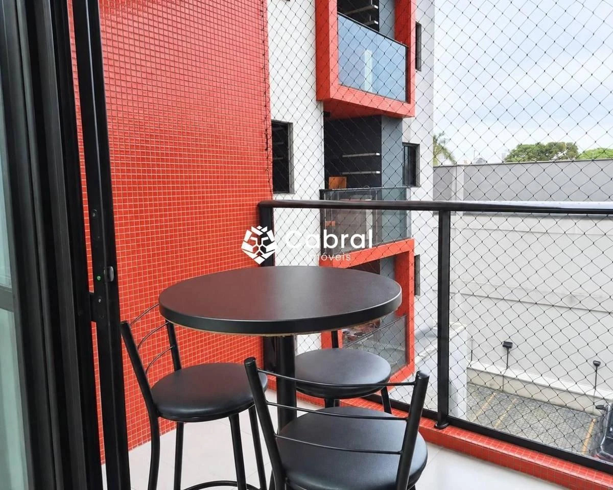 Balcony with a grill in a one-bedroom apartment, 35 m² — photo 6