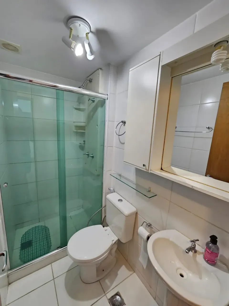 Unfurnished 3-bedroom apartment with separate kitchen — photo 9